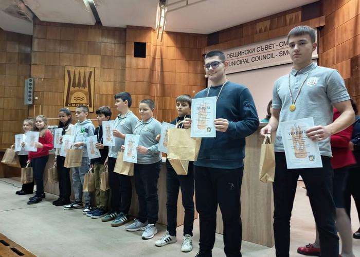 Наградиха победителите в единадесетото математическо състезание "СТОЯН ПОПРАТИЛОВ"