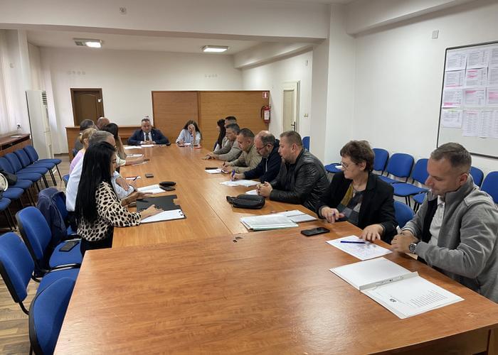 Областната комисия по безопасност на движението по пътищата проведе заседание под председателството на Георги Пепеланов
