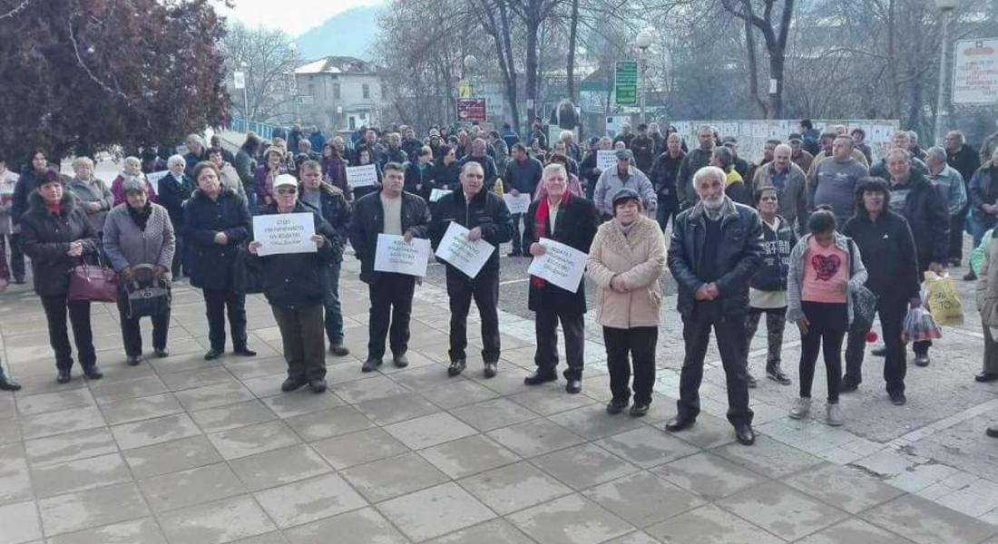 Жители от Девин и Доспат въстанаха срещу незаконното увеличаване на цената на водата в област Смолян