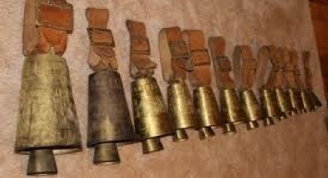 Чанове и мечове за над 1000 лева откраднаха от къща в смолянското село Славейно