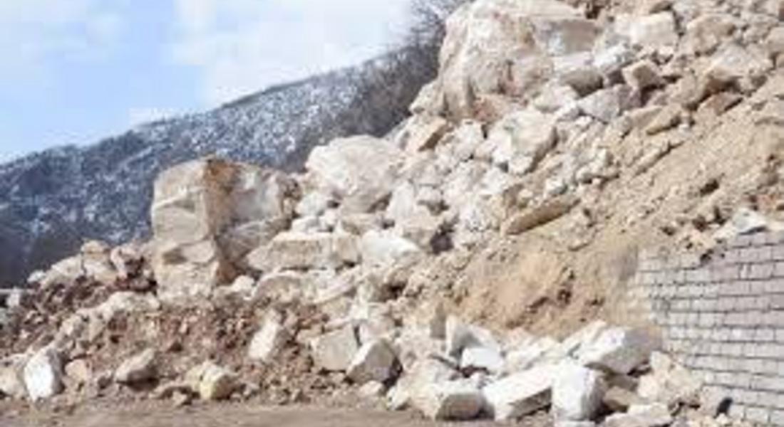 Затварят прохода "Рожен" заради взривове