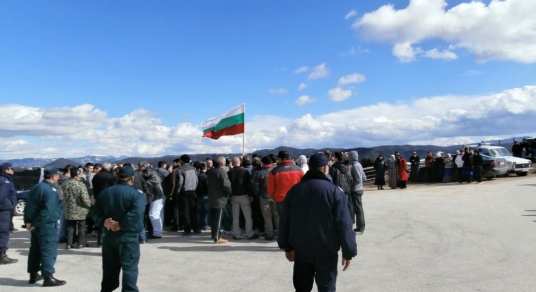  Кметовете на общините Доспат и Борино застанаха зад исканията на протестиращите