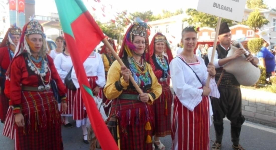 Самодейците от Върбина превзеха и сцената в Хавса,Турция