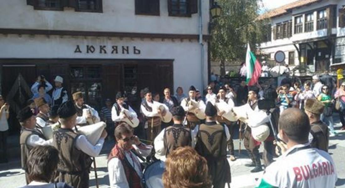 Възстановка пресъздаде атмосферата на пазарен ден в Стария Златоград   