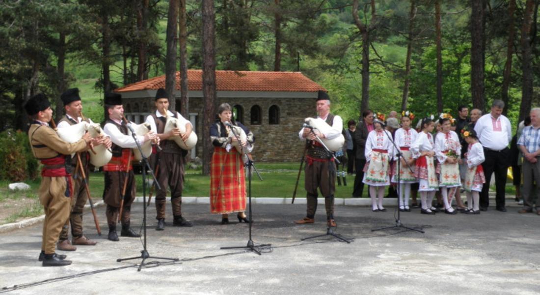 Гайдари от Смолян с "Гранд При" от фолклорен събор