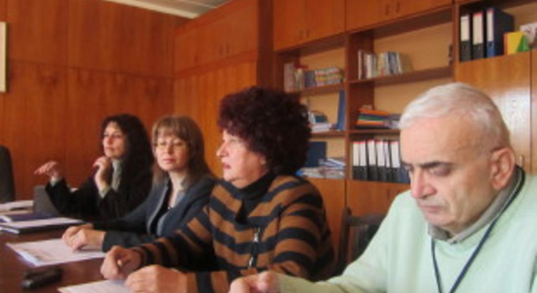 Социалните изготвиха график за родителите, които трябва да попълнят декларации за промени в семейното положение 
