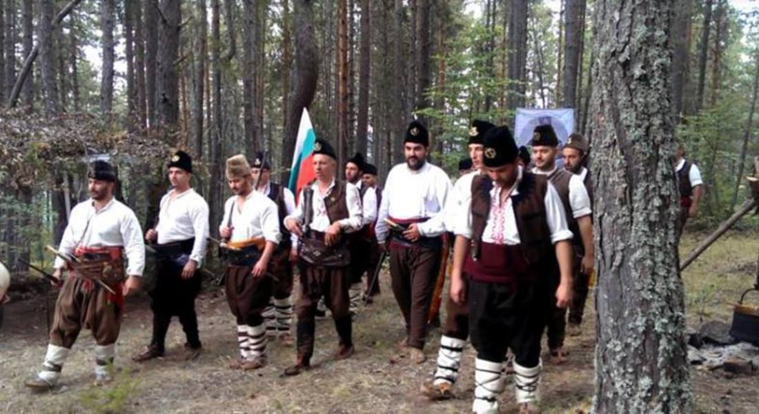 Родопските хайдути и гайдарски състав изградиха паметна плоча в село Гела