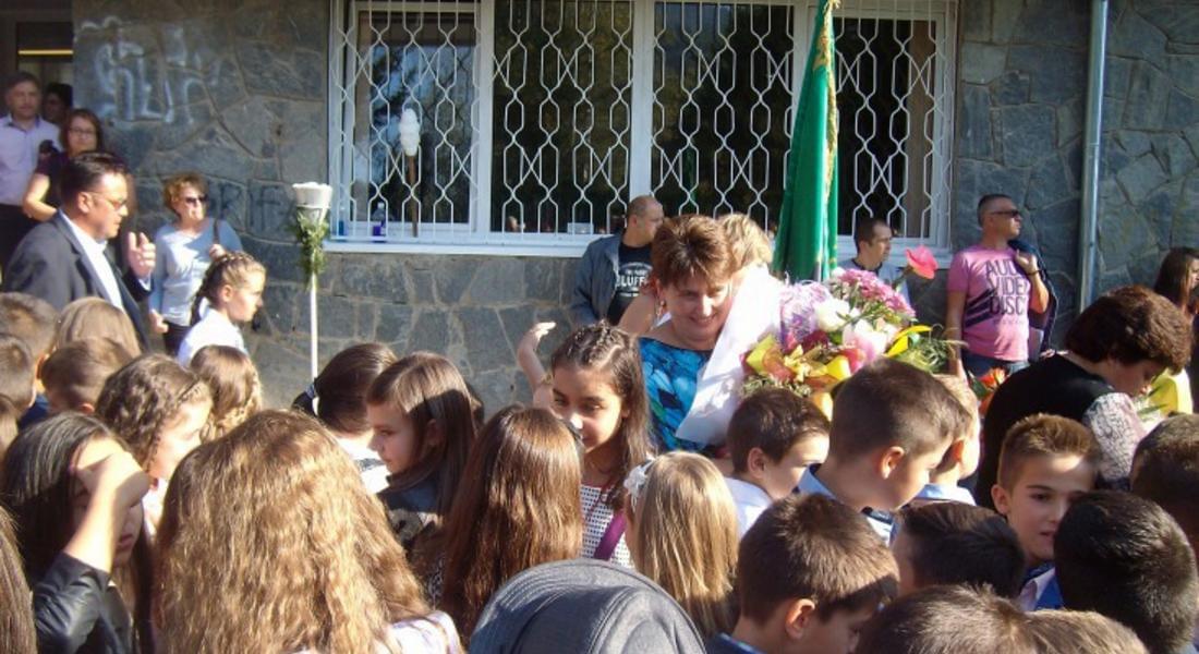 И тази година са предвидени средства за семействата на първокласници, за 2016 г. са  подпомогнати 689 деца