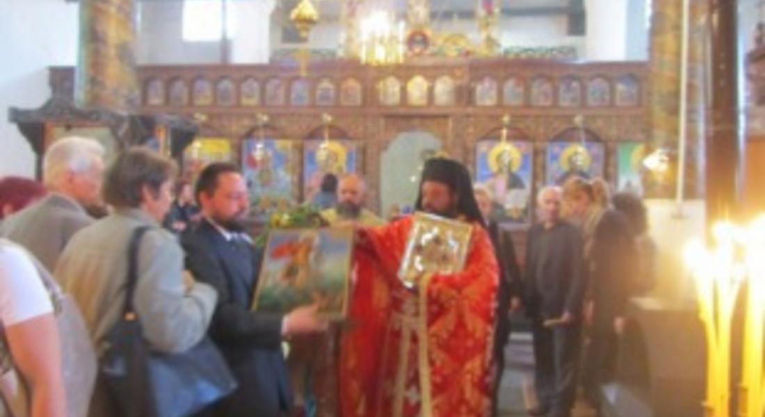 Негово Високопреподобие Архимандрит Висарион ще отслужи Света Божествена Литургия в храм "Св.Св. Козма и Дамян"