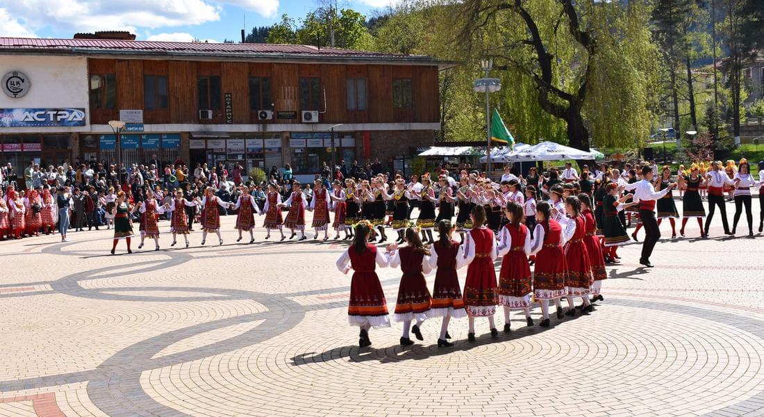 ВЕСЕЛИЕ В ЧЕПЕЛАРЕ – ПРАЗНИК НА ХОРАТА