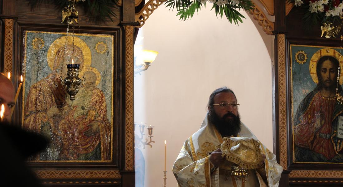 Архиерейска св. Литургия възглави епископ Висарион в храм „Св.ап. Петър и Павел” –в с. Левочево