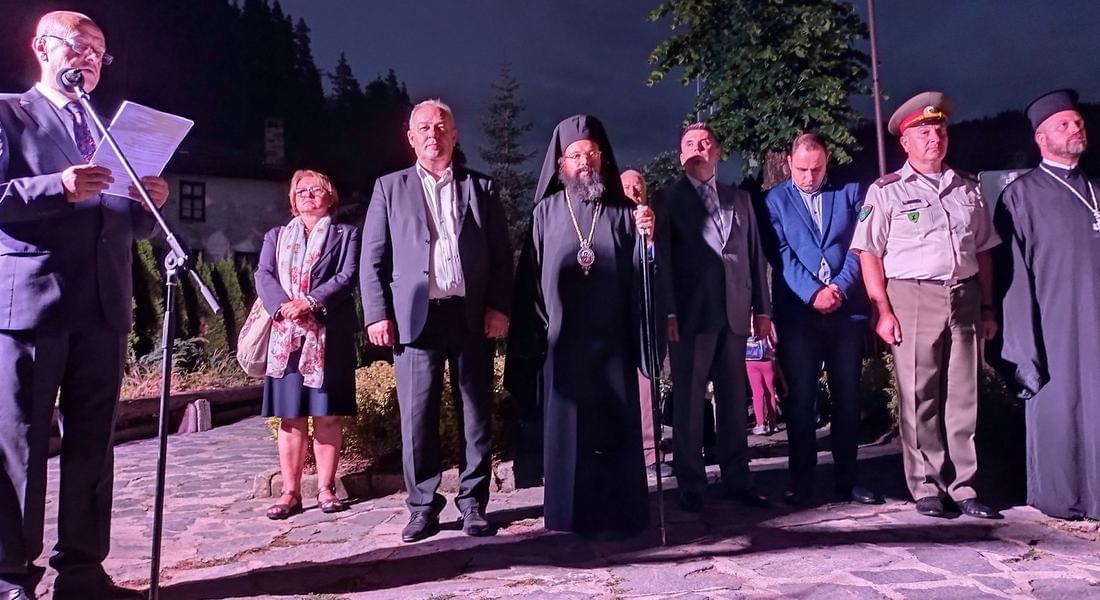 Жители и гости на село Широка лъка отдадоха почит и се поклониха пред паметта на загиналите войни за свободата и независимостта на България