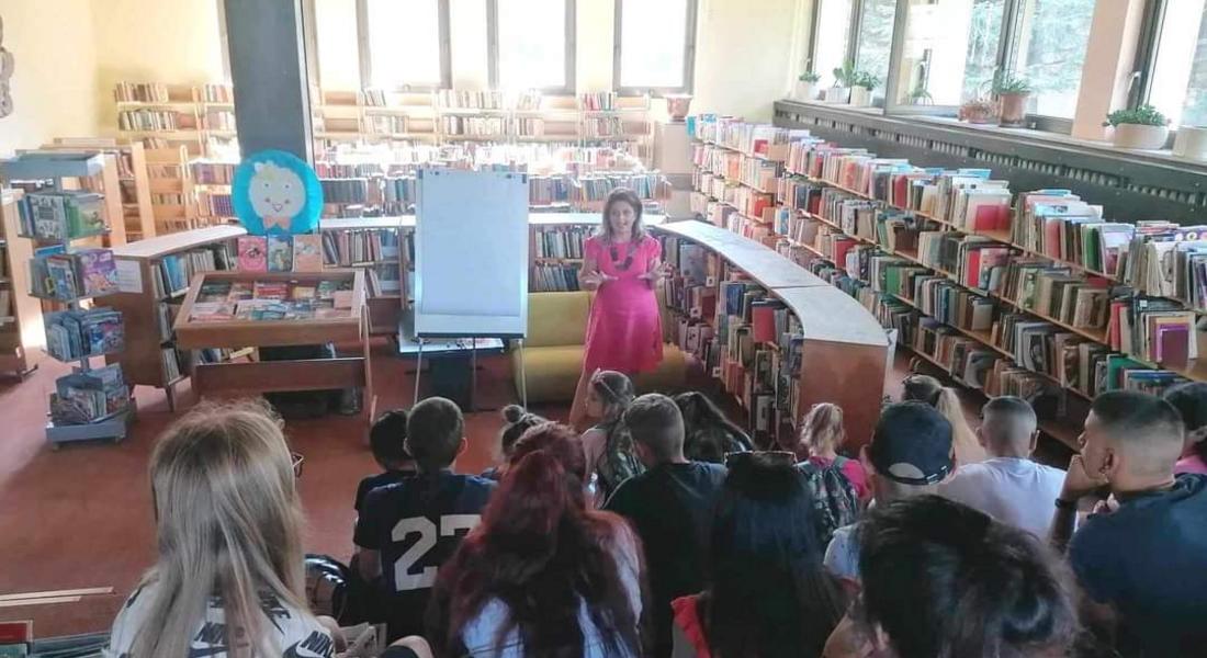„Приказно” предизвикателство отправи психолог Елена Бончева към гости на Регионална библиотека