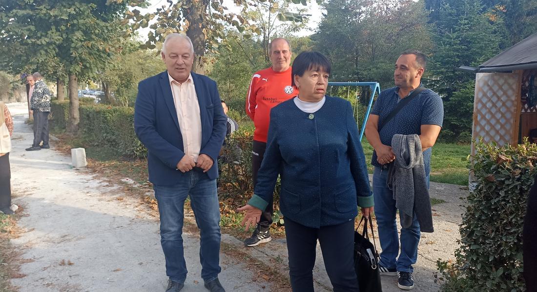 Жители на ул. „Димитър Благоев” в Смолян излязоха на протест 