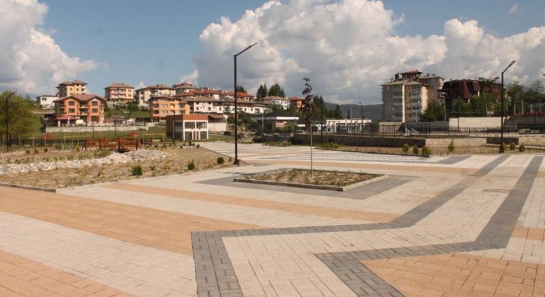 Модерният парк на красивия родопски град Доспат