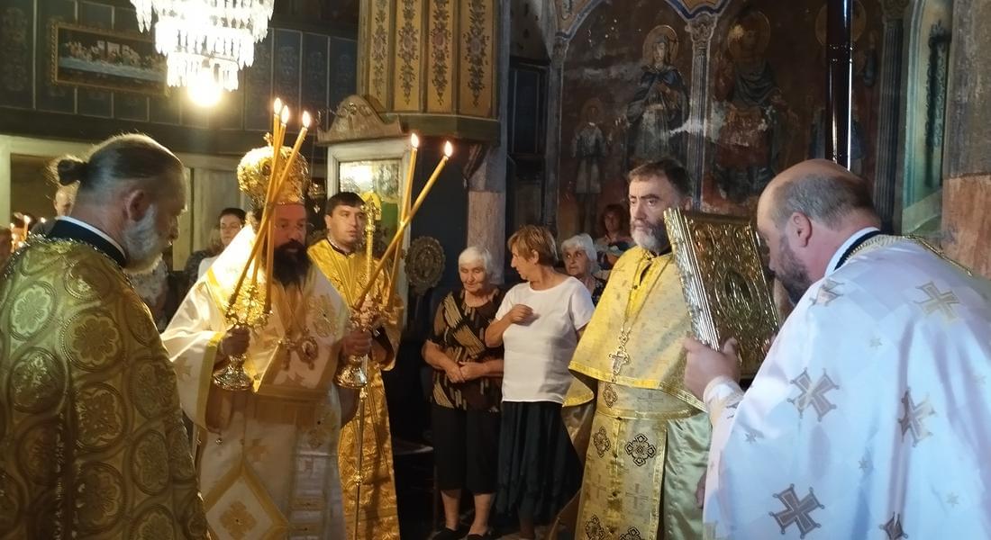 Епископ Висарион възглави Архиерейска св. Литургия в храм „Св. прор. Илия” - с. Хвойна 