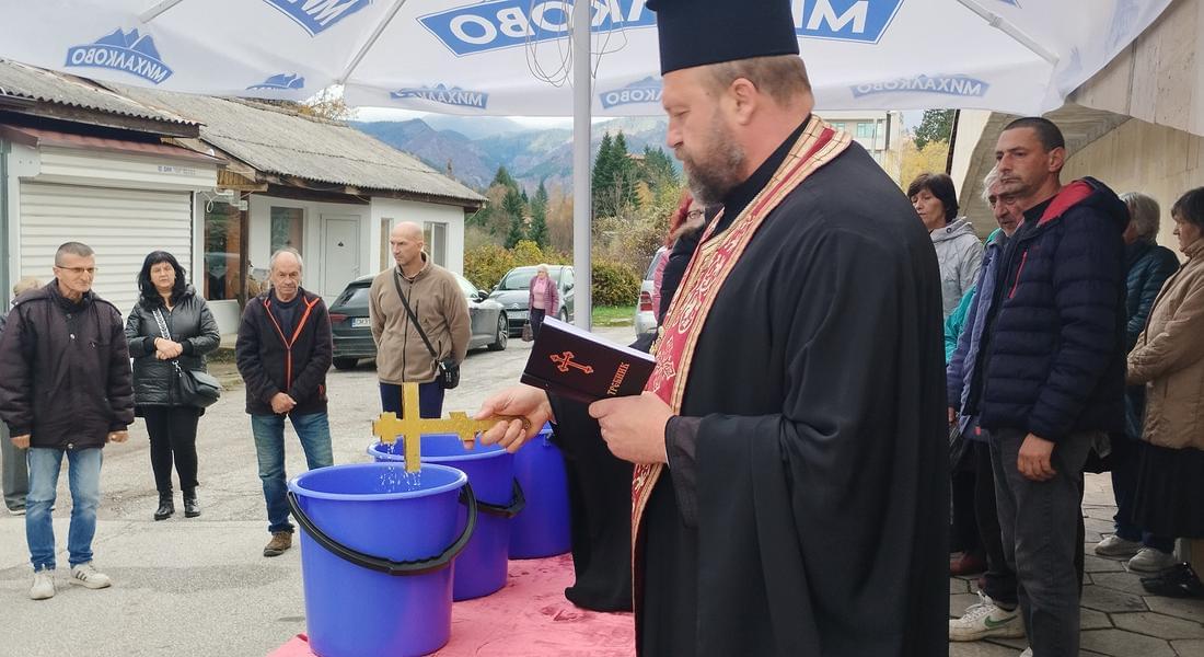 С водосвет параклисът „Св.вмчк Мина”в Смолян чества своя празник