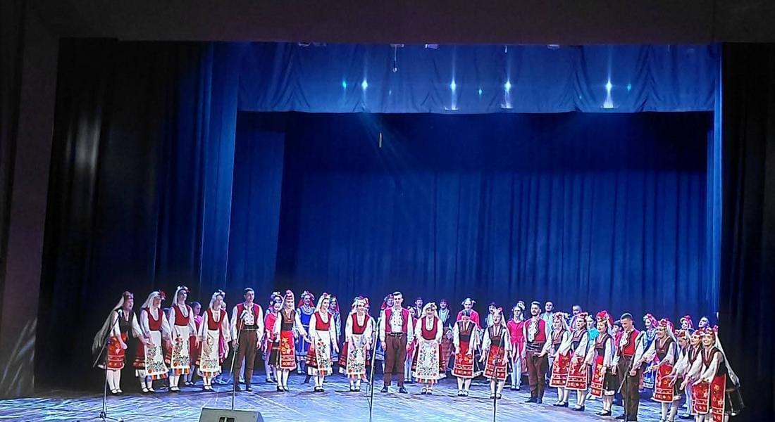 Танцова формация „Зареница“ взриви сцената с юбилеен спектакъл - 35 години любов, багри и фолклорна магия