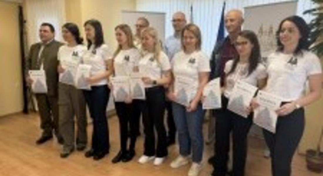 Директорът на ЮЦДП отличи с грамоти горски педагози, лесовъди и служители от горските и ловните стопанства, по повод Седмицата на гората