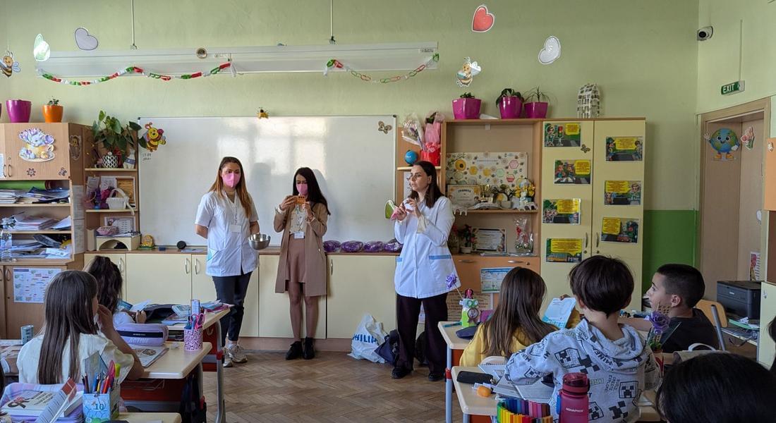 Най-важното за детското зъбно здраве научиха родители от Смолян от водещи специалисти на МУ – Пловдив