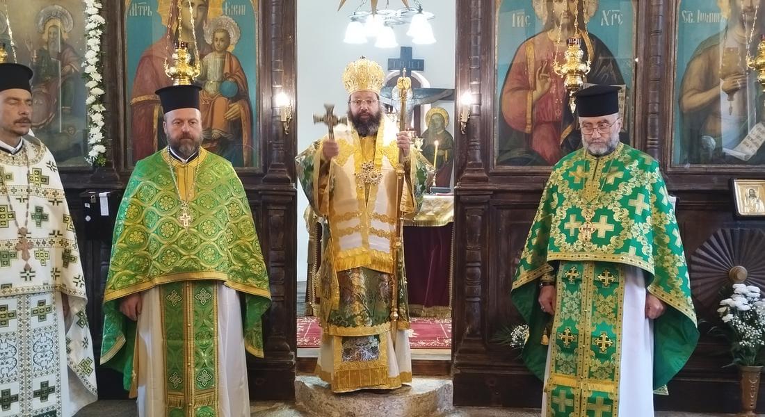 Храм „Св. Дух” в Смолян чества тържествено своя празник