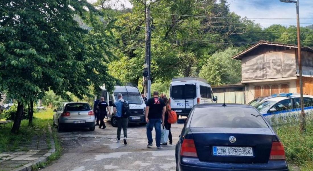 Мащабна операция на пловдивската полиция в Смолян, двама са задържани