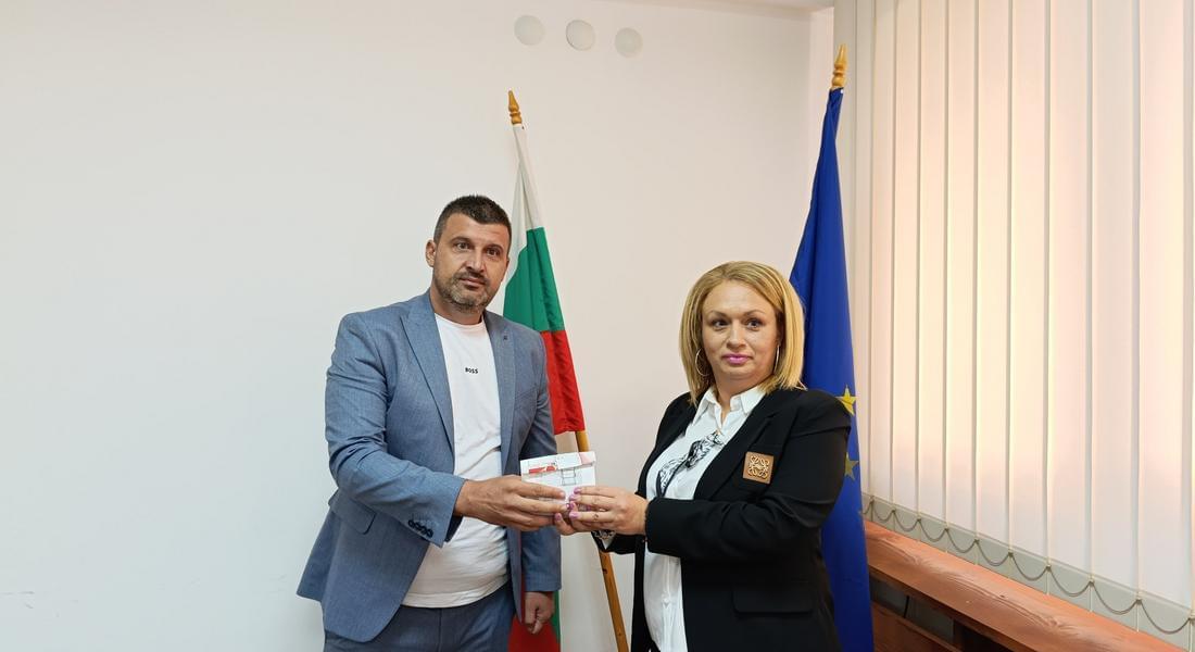 Връчиха печата на РИК – Смолян за президентските избори
