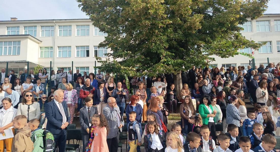 228 първокласници прекрачиха прага на училищата в община Смолян