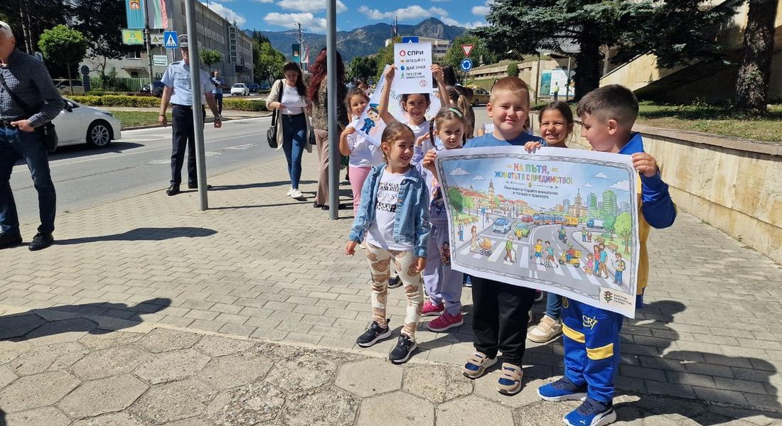 Сирени и детски призиви за отговорно поведение на пътя прозвучаха в Смолян по повод 17 септември – Деня без загинали на пътя
