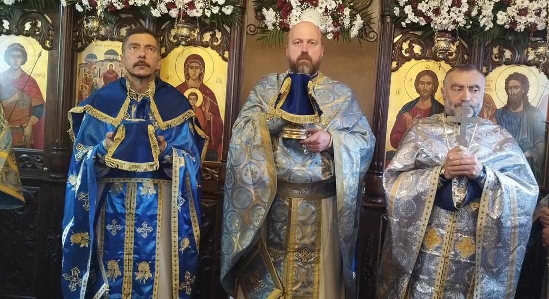Храм „Покров на Пресвета Богородица”, в двора на Архиерейското наместничество в Смолян чества своя празник