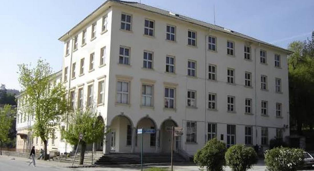 Юбилейна изложба отбелязва 50 години от създаването на художествената гимназия в Смолян