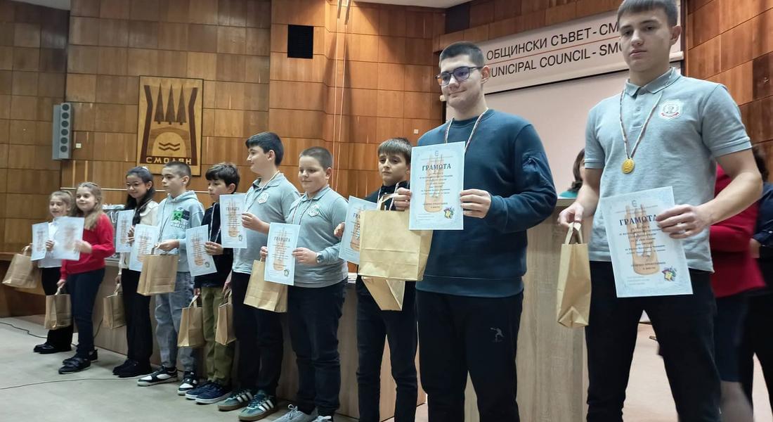 Наградиха победителите в единадесетото математическо състезание "СТОЯН ПОПРАТИЛОВ"