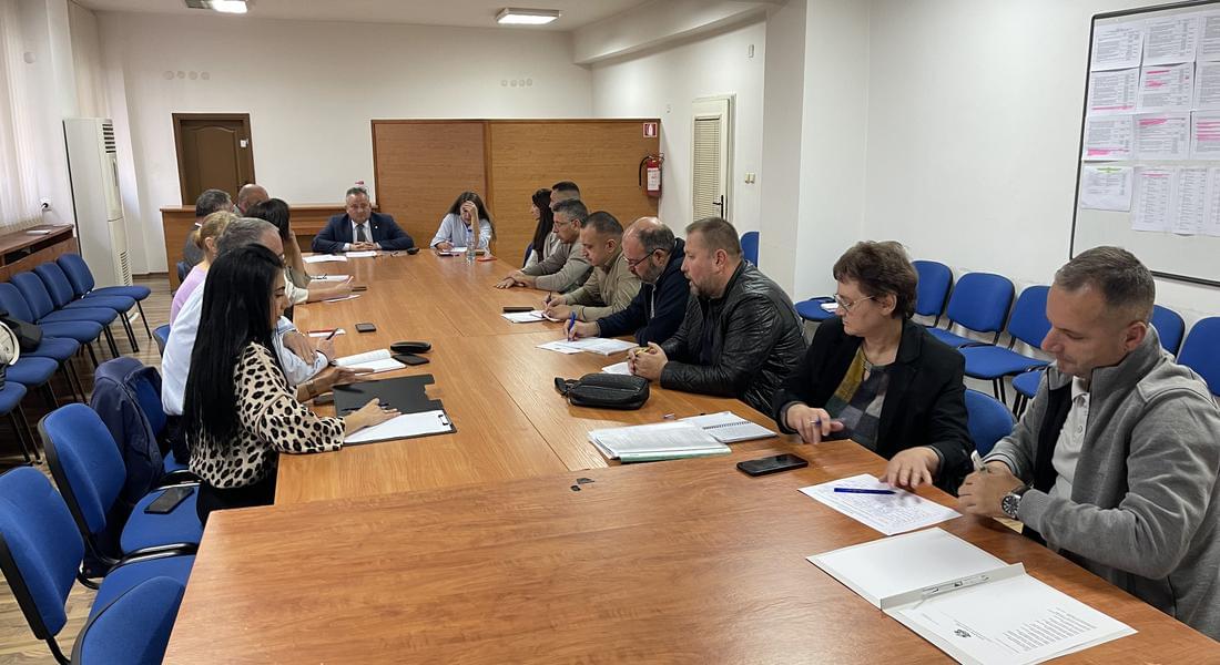 Областната комисия по безопасност на движението по пътищата проведе заседание под председателството на Георги Пепеланов
