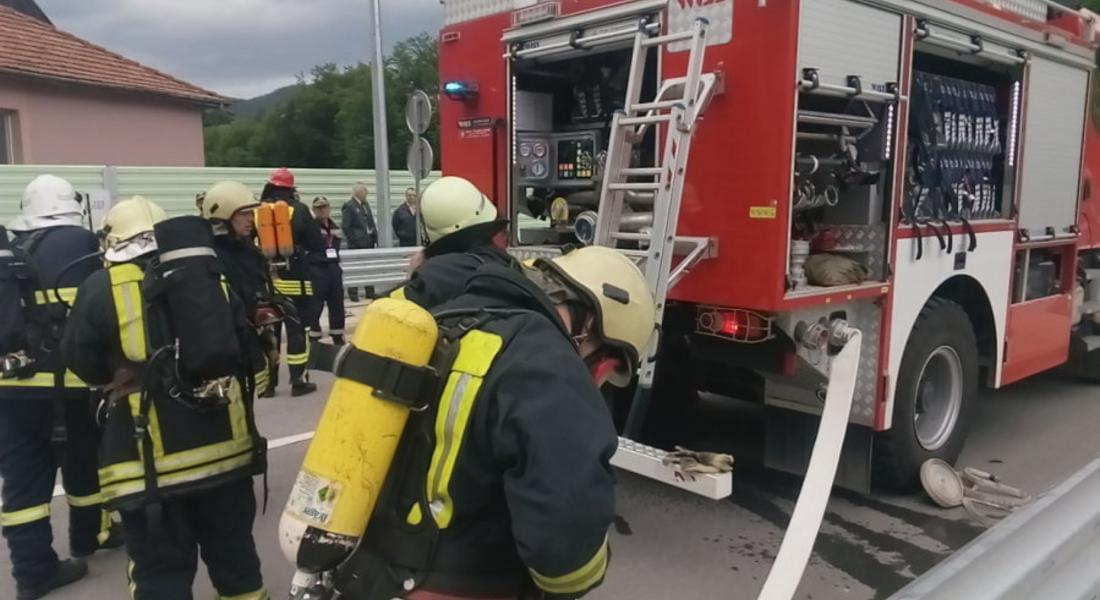 Награждават младежи спасили жена при пожар