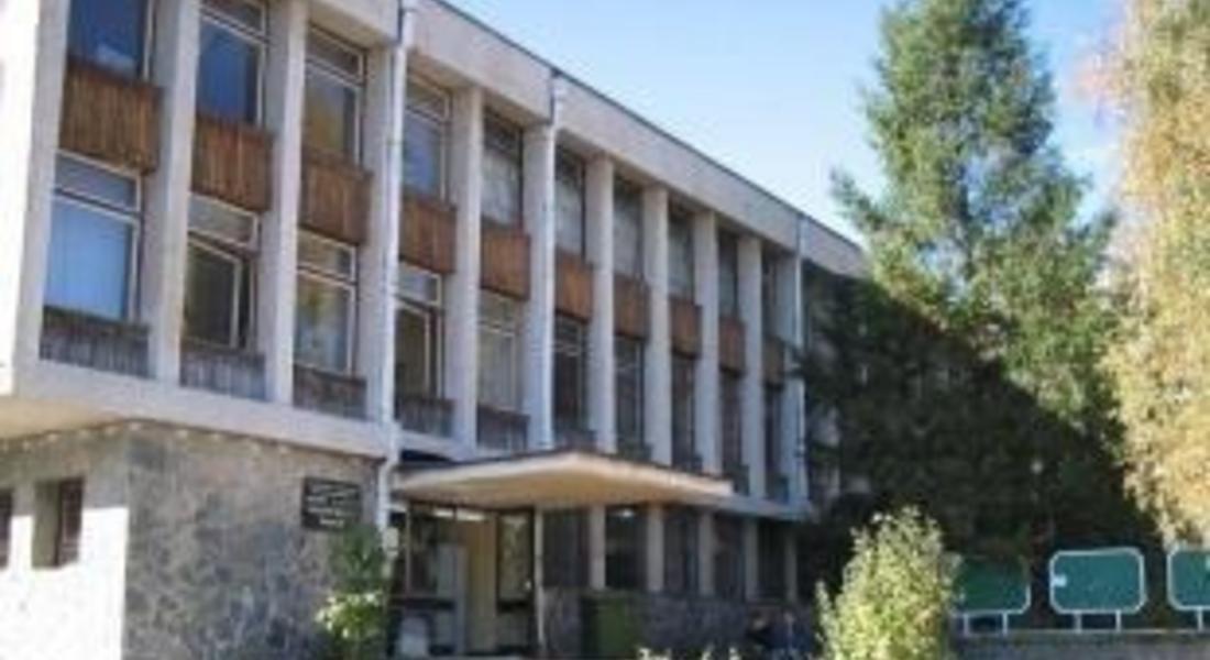 Техническият колеж – Смолян  има свое лого за 25-годишнината си
