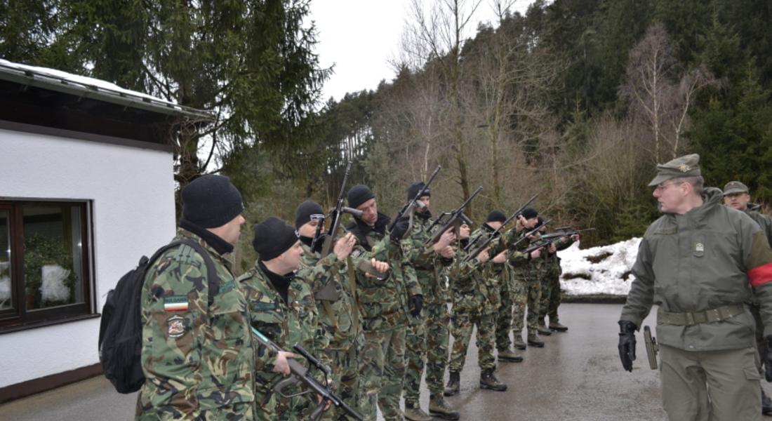 Военни оцеляват на лагер на 2000 м в планината