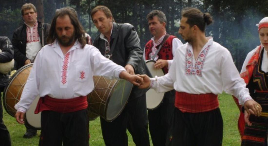  Нестинарски празник се проведе край девинското село Стоманово