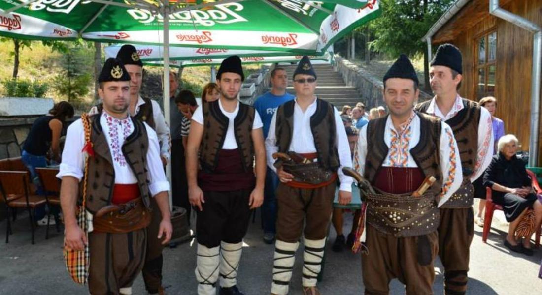  Сдружение „Родопски хайдути“ дари паметна плоча на планинското село Борово, започна и изграждане на параклис в Дряново
