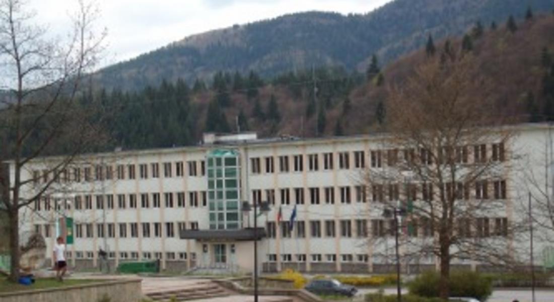 Задържаха млад мъж от Девин заподозрян в кражба на златни накити в Гърция