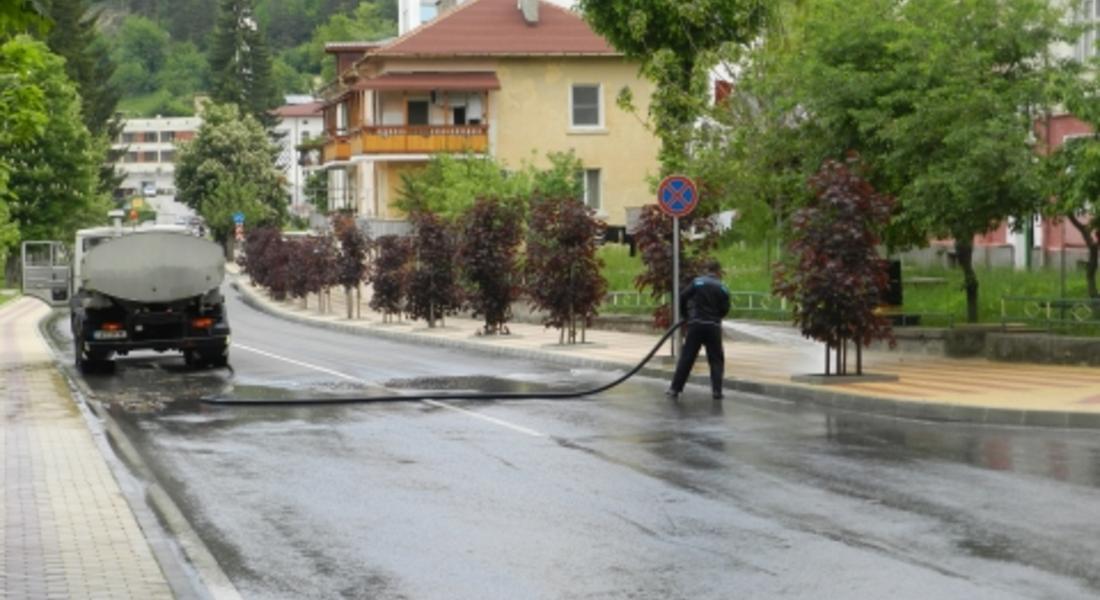 Поредна акция по чистене на града предприеха в Мадан