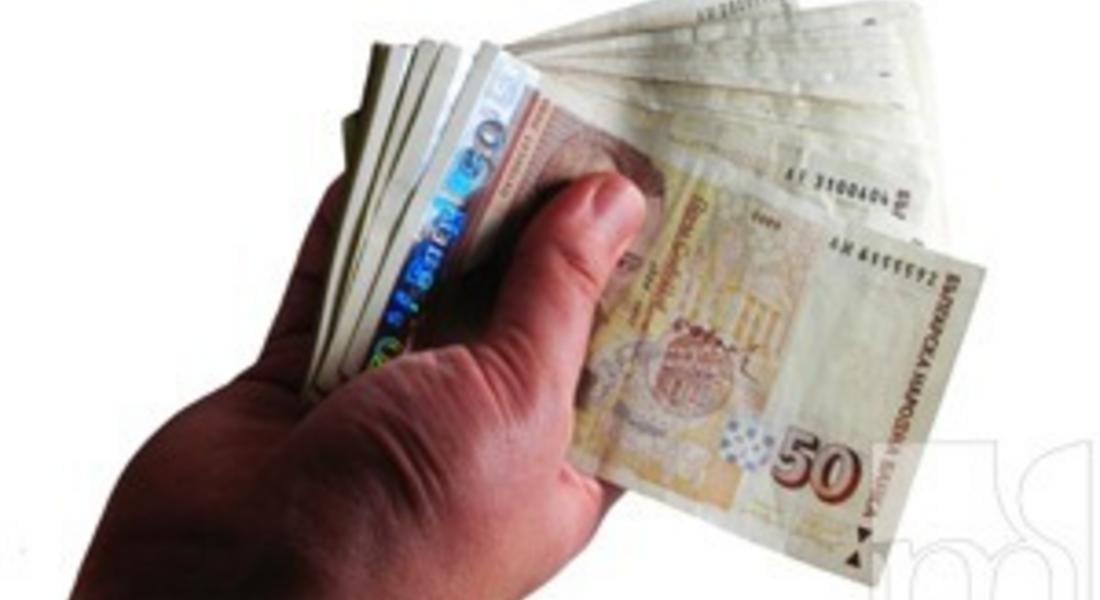 Според ТСБ-Смолян: Средната месечна работна заплата е 596 лв. 