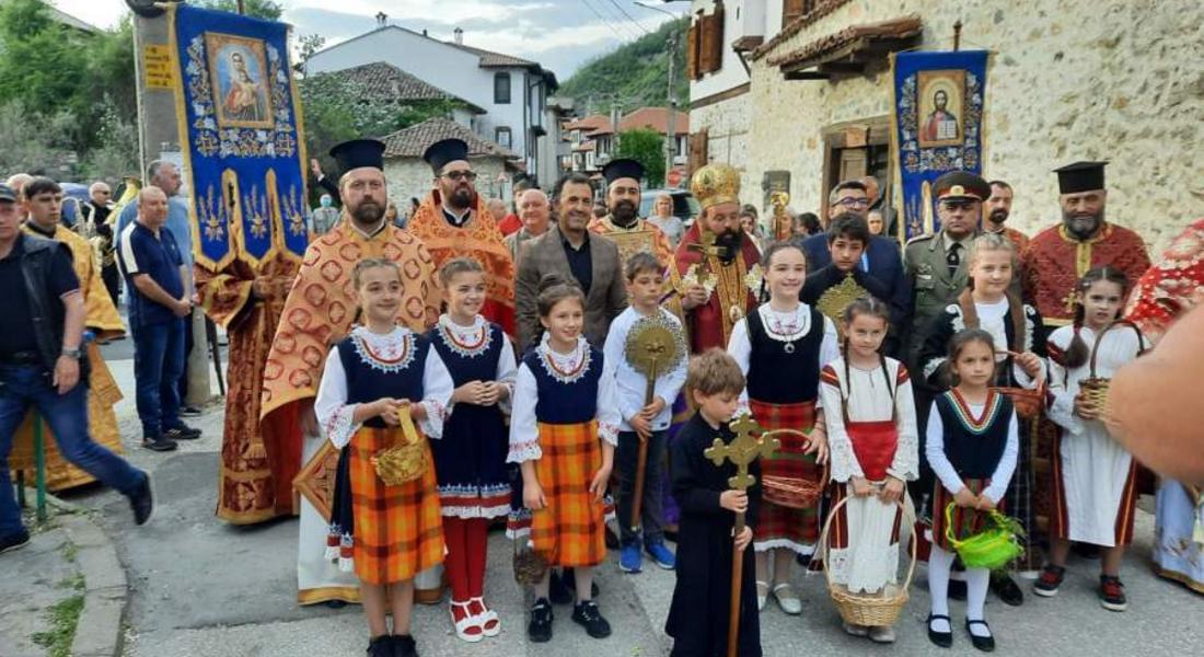 Впечатляващо започна честването на 150-годишнината   на църквата „Св. Георги Победоносец“ в Златоград   