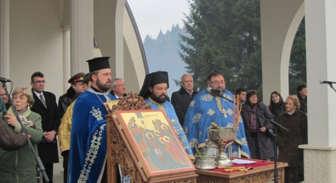 Граничен полицай за десети път улови кръста на Богоявление