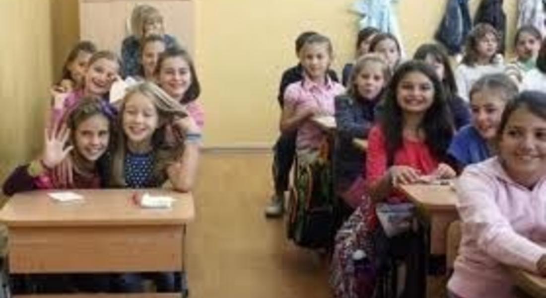 Инспектората по образование пита за броя на децата в детските градини и училищата по общини