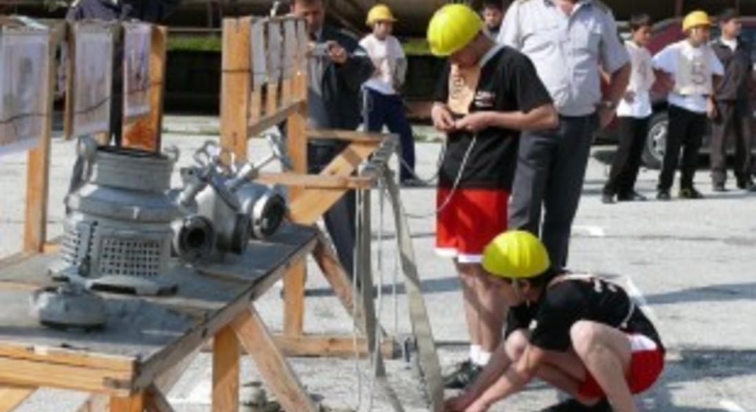 Огнеборци се състезават в пожароприложен спорт