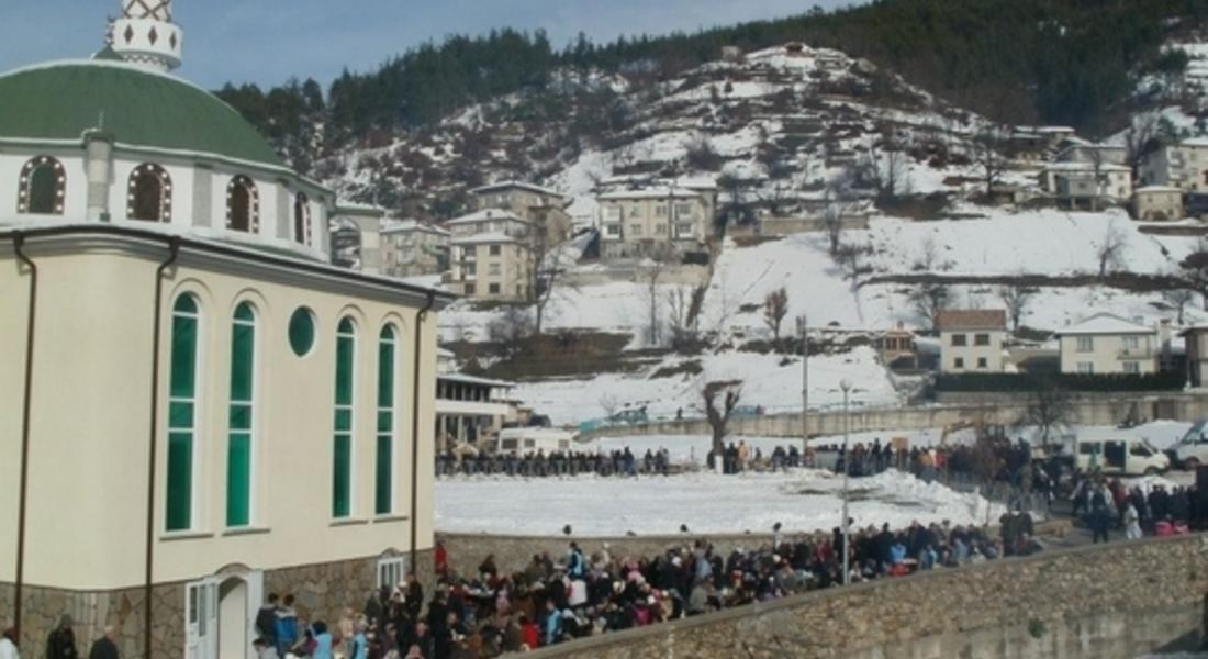 Традиционен курбан дадоха в рудоземското село Чепинци