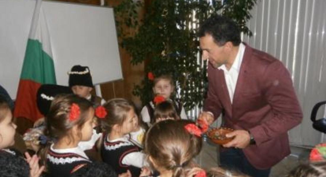 Коледари пожелаха здраве и берекет за всички в Община Златоград