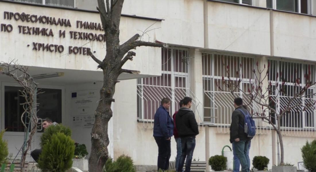  Професионална гимназия по техника и технологии въвежда дуално обучение – учениците учат и работят