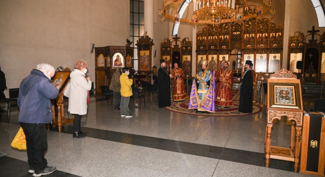 „Пресвета  Богородица  е  Покров за света, по-широк от всичките облаци на небето“