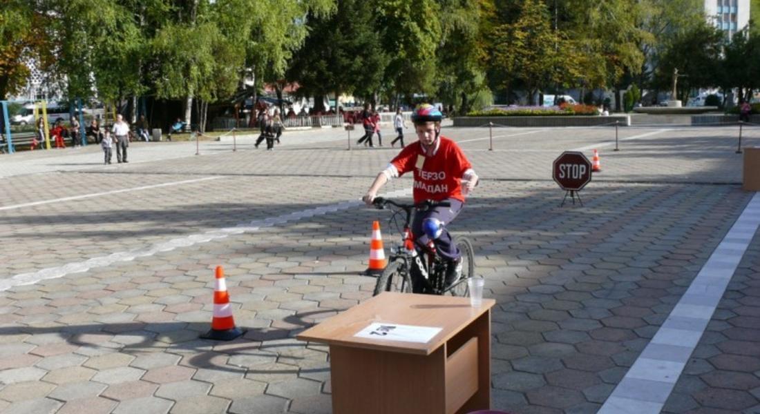 Чрез игри и решаване на казуси, ученици от 5 училища от Маданско показаха умения по безопасност на пътя